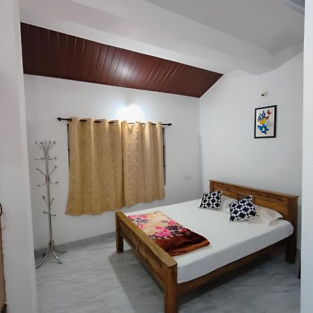 Cloudy Adobe Vila Madikeri Exterior foto