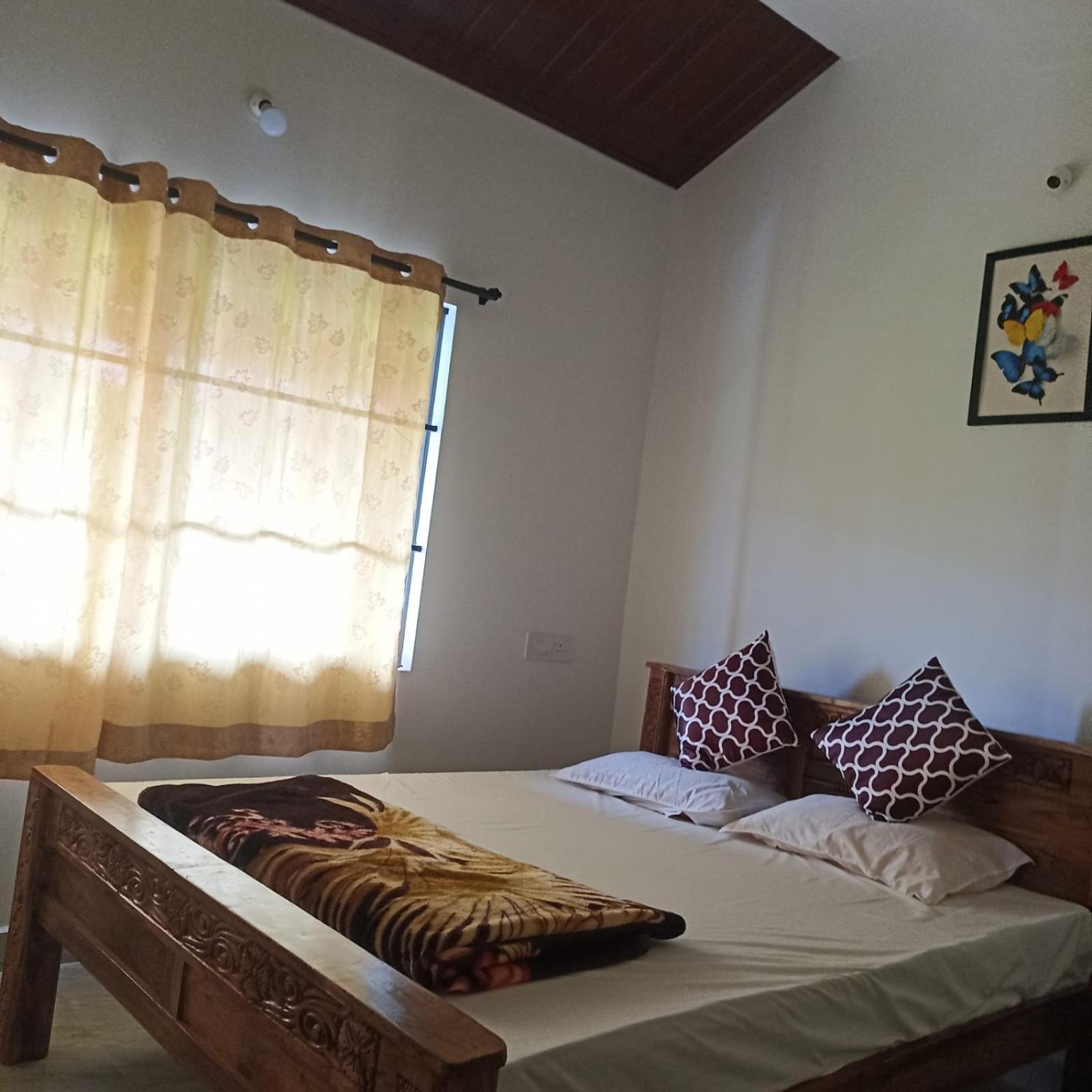 Cloudy Adobe Vila Madikeri Exterior foto